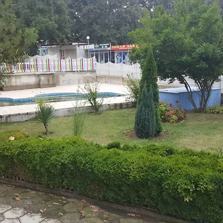 хотел парк 1 2*